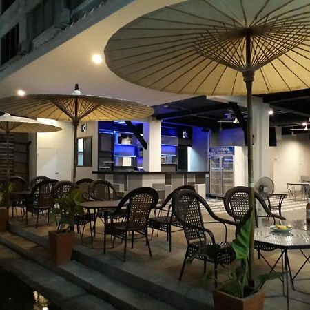 Hotel Happy Bou Jomtien Pattaya Esterno foto